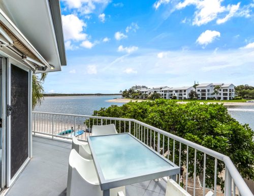 No. 13 Noosa Riverfront Apartment